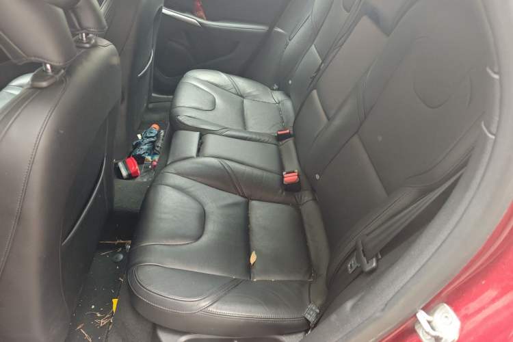Used Volvo V40 2015 1.6T Zhiya Edition Left Rear Seat