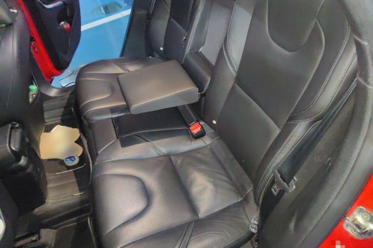 Used Volvo V40 2015 1.6T Zhiya Edition Left Rear Seat