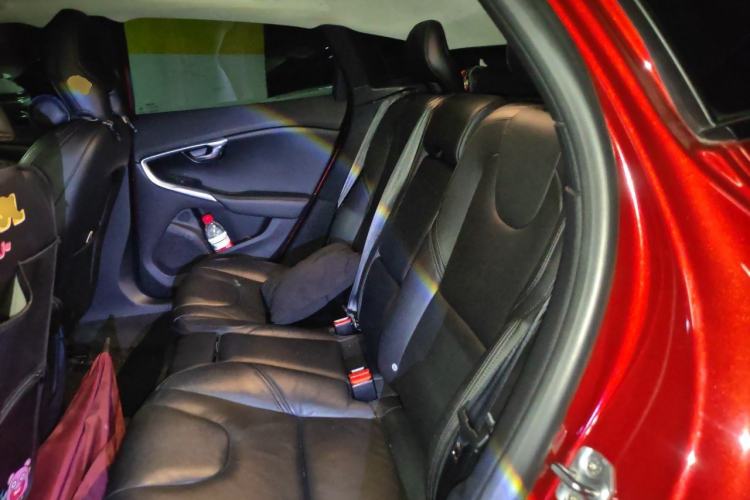 Used Volvo V40 2015 1.6T Zhiyi Edition Left Rear Seat