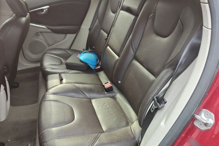 Used Volvo V40 2015 1.6T Zhiya Edition Left Rear Seat