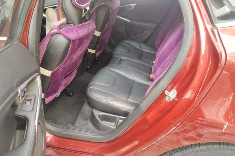 Used Volvo V40 2015 1.6T Zhiya Edition Left Rear Seat