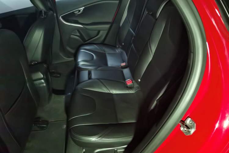 Used Volvo V40 2015 1.6T Zhiyi Edition Left Rear Seat