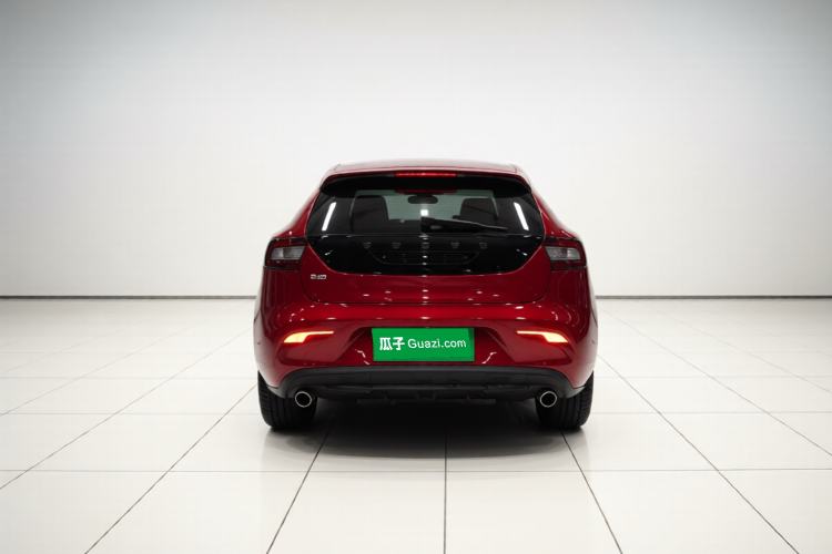 Used Volvo V40 2015 1.6T Zhiyi Edition Rear