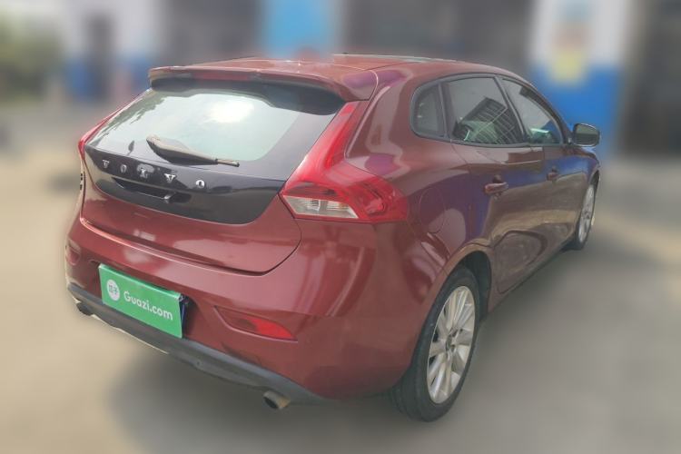 Used Volvo V40 2015 1.6T Zhiyi Edition Rear Right 45 Deg