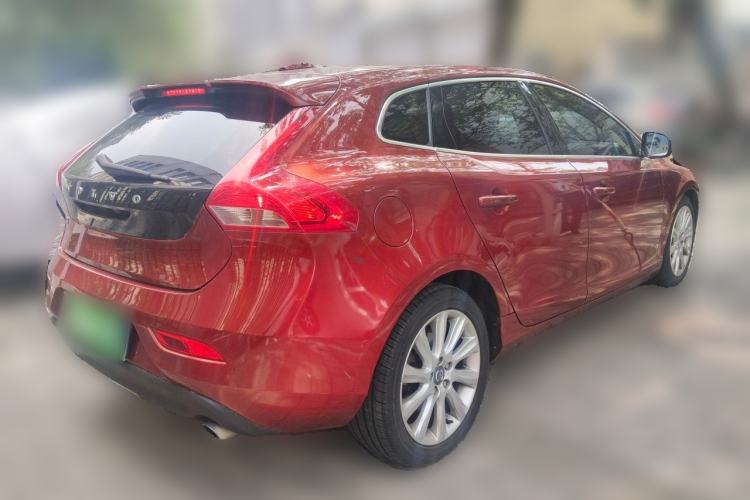 Used Volvo V40 2015 1.6T Zhiya Edition Rear Right 45 Deg