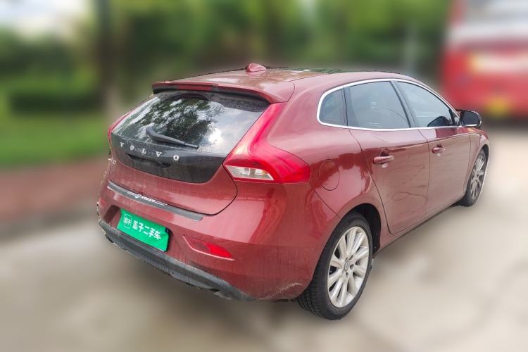 Used Volvo V40 2015 1.6T Zhiya Edition Rear Right 45 Deg