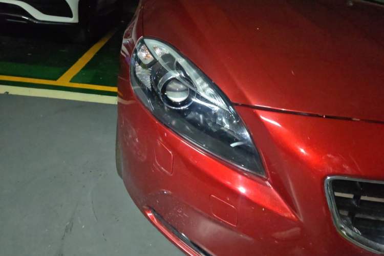 Used Volvo V40 2015 1.6T Zhiyi Edition Right Front Headlight