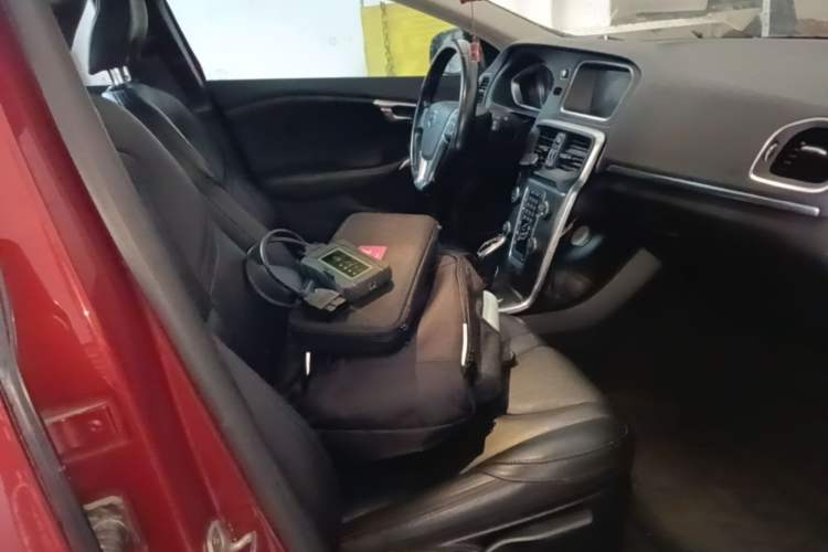 Used Volvo V40 2015 1.6T Zhiyi Edition Right Front Seat