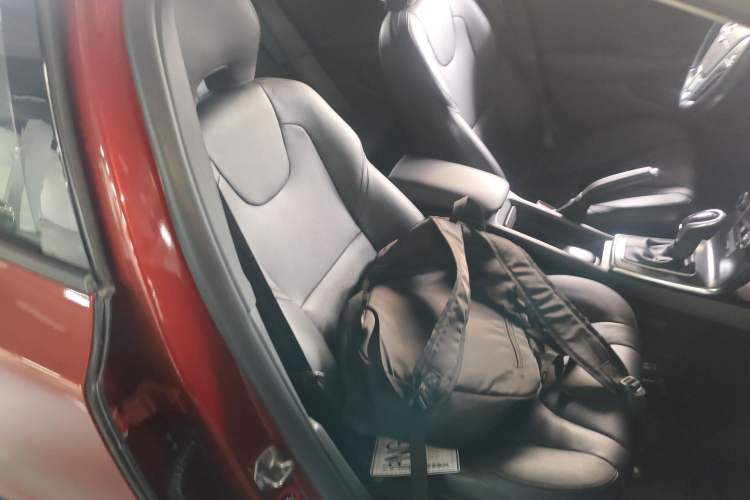 Used Volvo V40 2015 1.6T Zhiyi Edition Right Front Seat