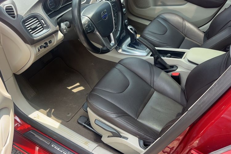 Used Volvo V40 2015 1.6T Zhiyi Edition Right Front Seat