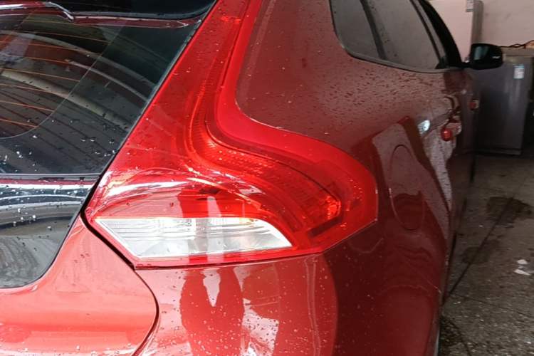 Used Volvo V40 2015 1.6T Zhiyi Edition Right Rear Taillight