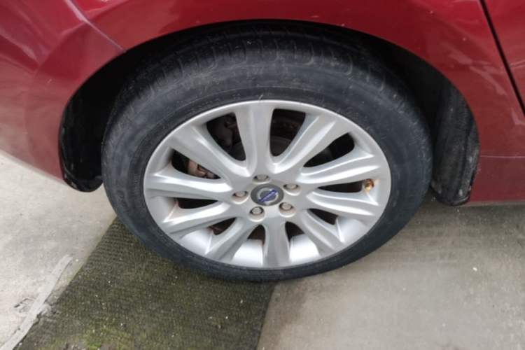 Used Volvo V40 2015 1.6T Zhiyi Edition Right Rear Wheel Hub