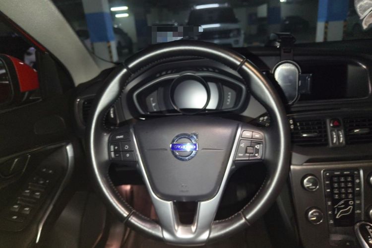 Used Volvo V40 2015 1.6T Zhiyi Edition Steering Wheel