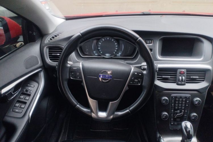 Used Volvo V40 2015 1.6T Zhiya Edition Steering Wheel