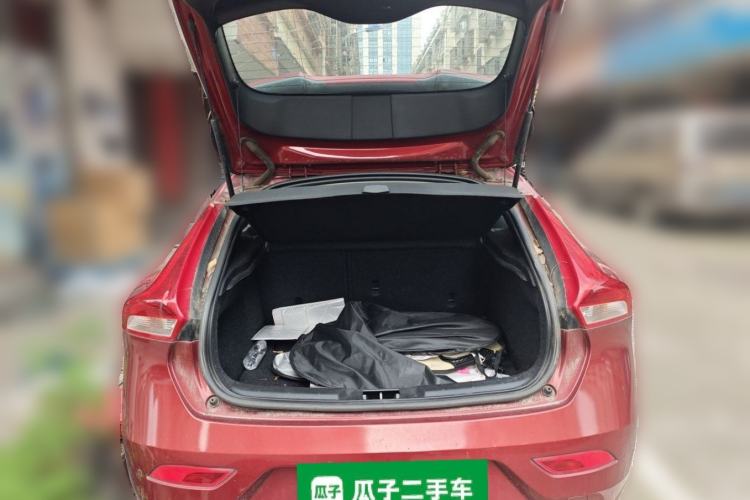 Used Volvo V40 2015 1.6T Zhiya Edition Trunk