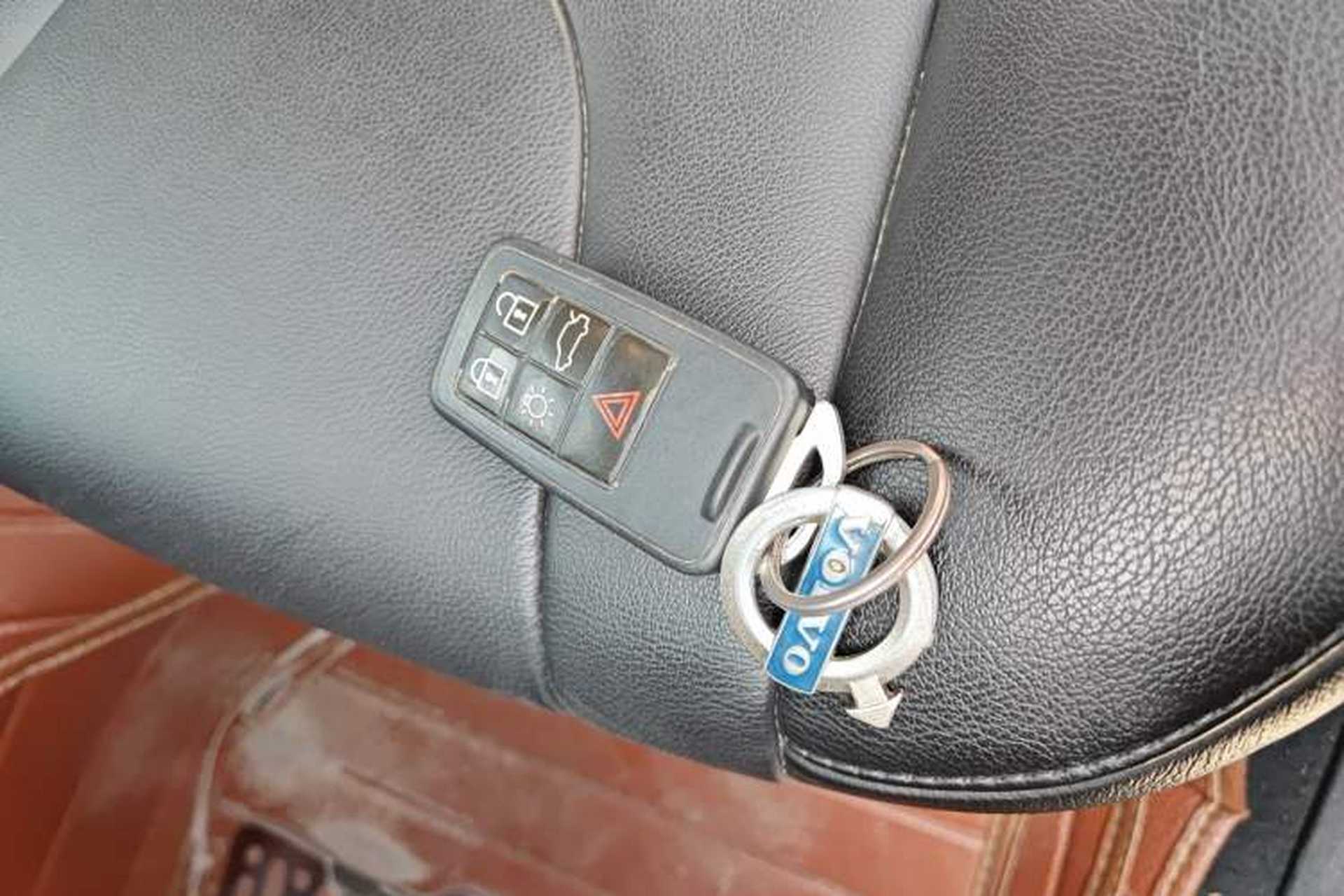 Used Volvo V40 2015 1.6T Zhiya Edition Vehicle Key