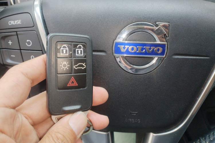 Used Volvo V40 2015 1.6T Zhiya Edition Vehicle Key