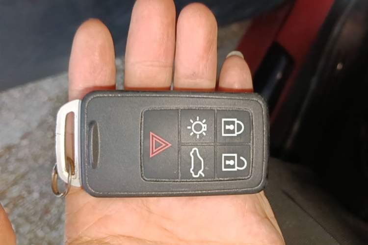 Used Volvo V40 2015 1.6T Zhiyi Edition Vehicle Key