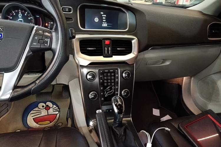 Used Volvo V40 2015 1.6T Zhiyi Edition Audio And AC Panel