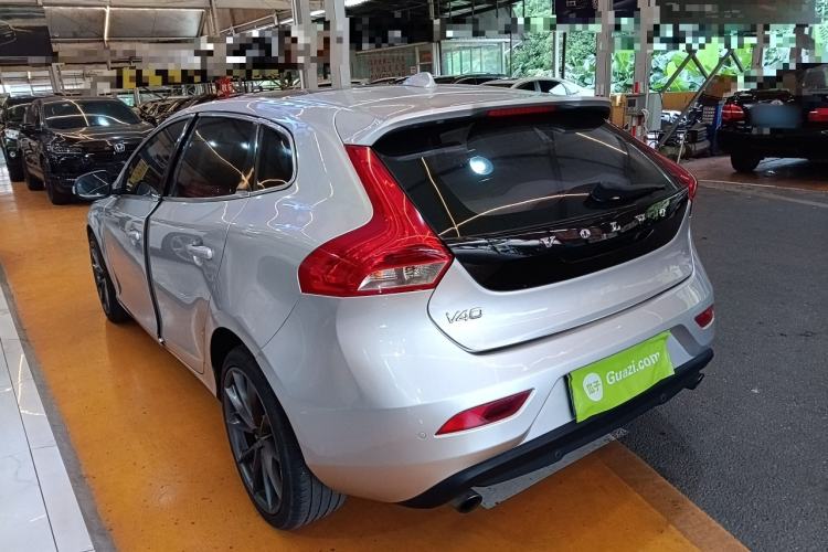 Used Volvo V40 2015 1.6T Zhiyi Edition Exterior 2