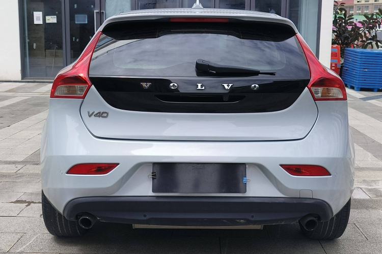 Used Volvo V40 2015 1.6T Zhiyi Edition Exterior 3