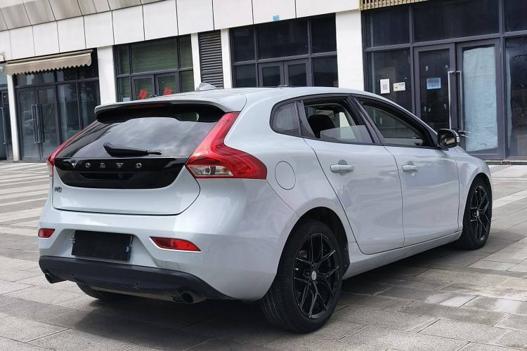 Used Volvo V40 2015 1.6T Zhiyi Edition Exterior 4