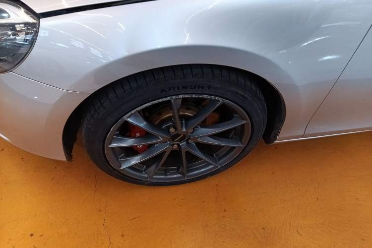 Used Volvo V40 2015 1.6T Zhiyi Edition Exterior 4
