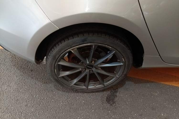 Used Volvo V40 2015 1.6T Zhiyi Edition Exterior 5
