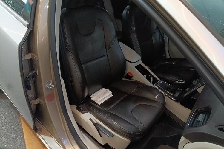 Used Volvo V40 2015 1.6T Zhiyi Edition Right Front Seat