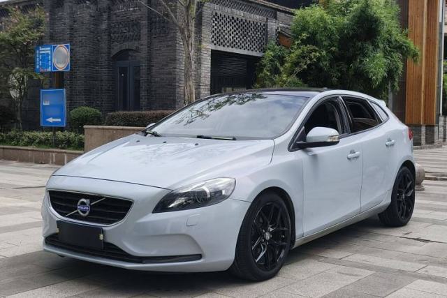 Used Volvo V40 2015 1.6T Zhiyi Edition