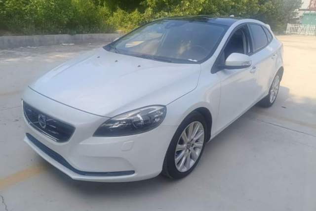 Used Volvo V40 2015 1.6T Zhiyi Edition