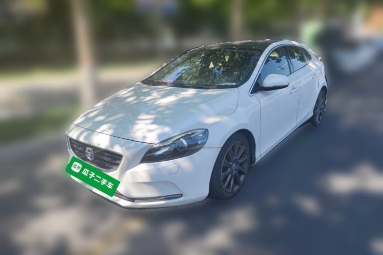 Used Volvo V40 2015 1.6T Zhiya Edition Guazi used car, China used car export, Used car for sale, Used  cars, Cheapest cars for sale