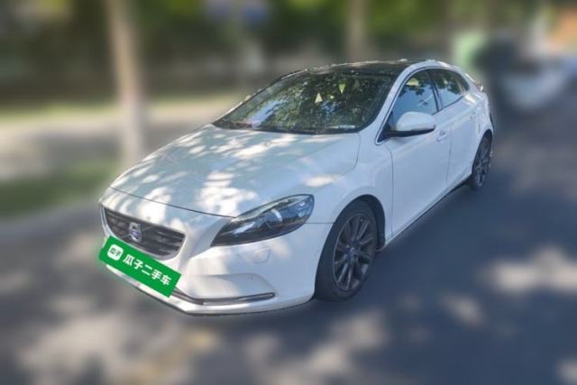Volvo V40 2015 1.6T Zhiya Edition с пробегом