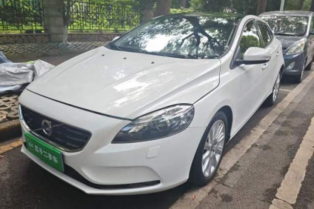 Used Volvo V40 2015 1.6T Zhiyi Edition