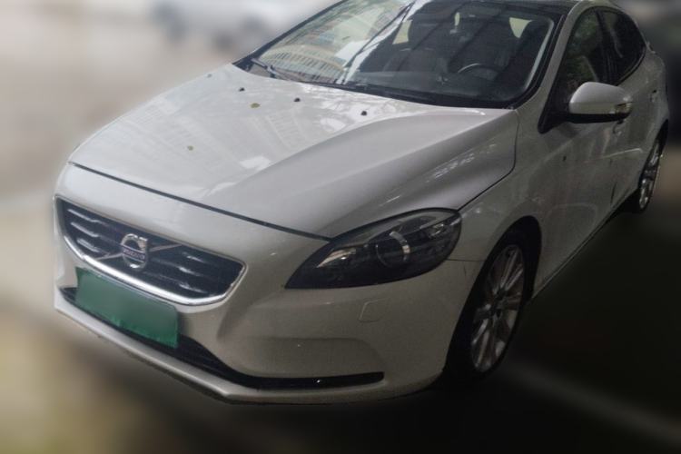 Used Volvo V40 2015 1.6T Zhiyi Edition Guazi used car, China used car export, Used car for sale, Used  cars, Cheapest cars for sale