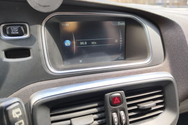Used Volvo V40 2015 1.6T Zhiyi Edition Audio And AC Panel