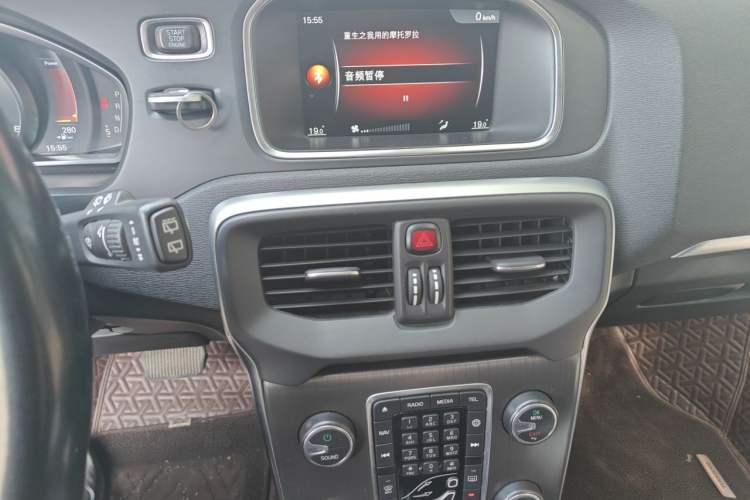 Used Volvo V40 2015 1.6T Zhiya Edition Audio And AC Panel