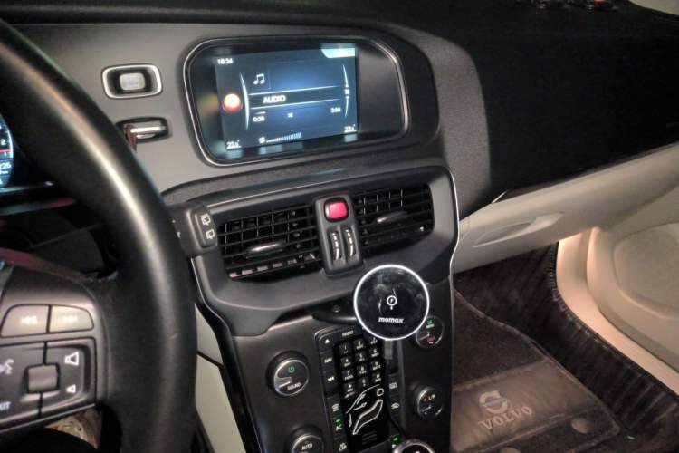 Used Volvo V40 2015 1.6T Zhiya Edition Audio And AC Panel