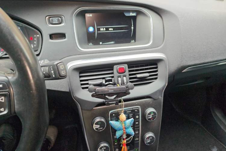 Used Volvo V40 2015 1.6T Zhiya Edition Audio And AC Panel