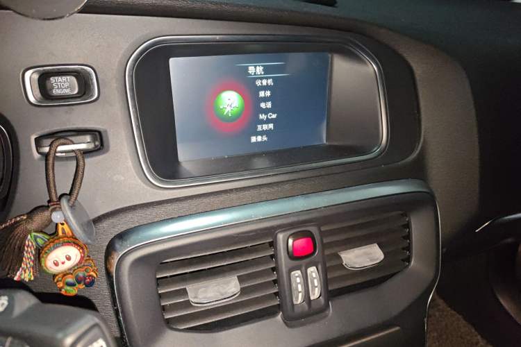 Used Volvo V40 2015 1.6T Zhiya Edition Audio And AC Panel