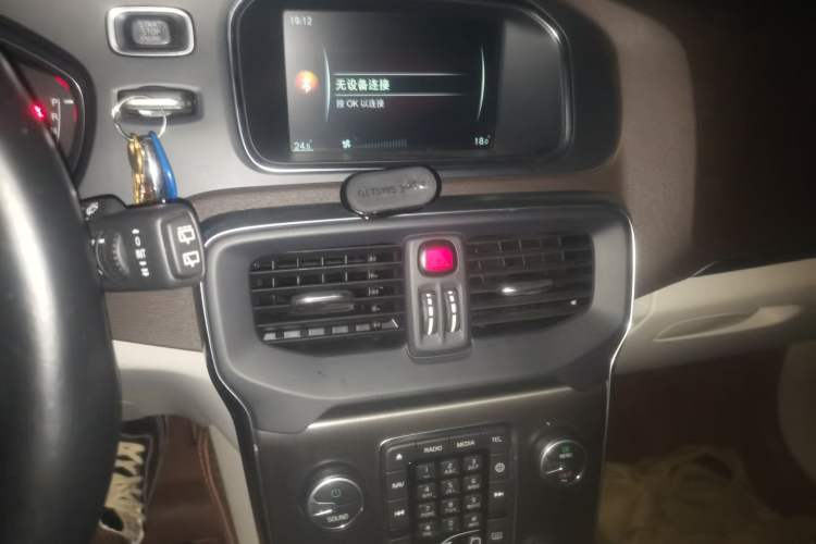 Used Volvo V40 2015 1.6T Zhiyi Edition Audio And AC Panel