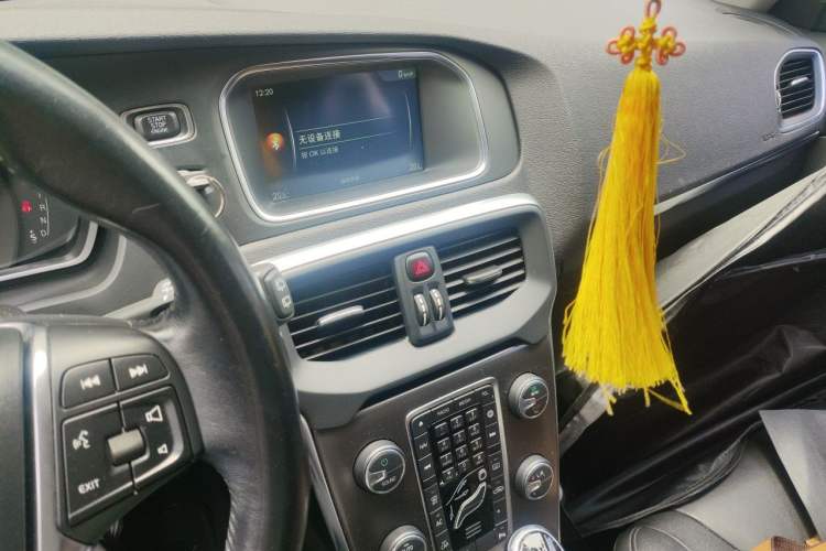 Used Volvo V40 2015 1.6T Zhiya Edition Audio And AC Panel