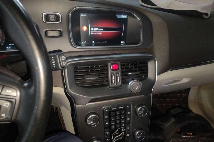 Used Volvo V40 2015 1.6T Zhiyi Edition Audio And AC Panel
