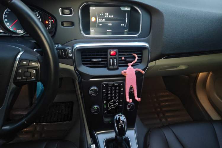 Used Volvo V40 2015 1.6T Zhiyi Edition Audio And AC Panel