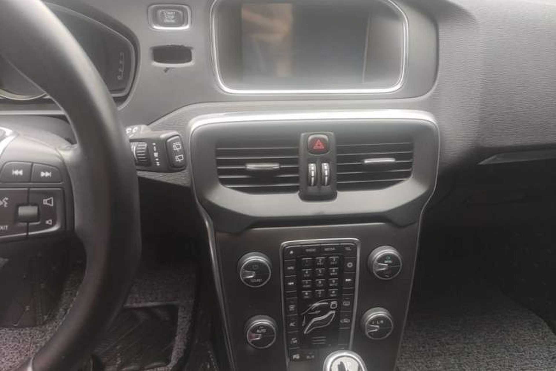 Used Volvo V40 2015 1.6T Zhiya Edition Audio And AC Panel