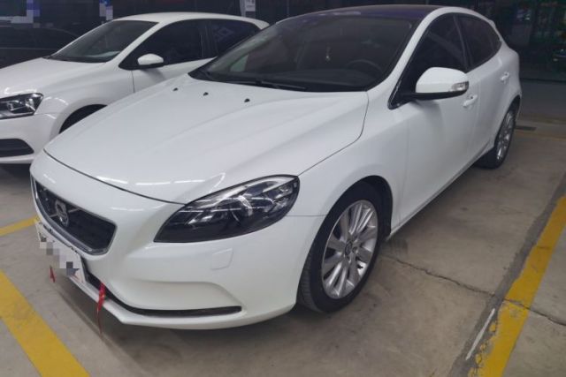 Used Volvo V40 2015 1.6T Zhiyi Edition