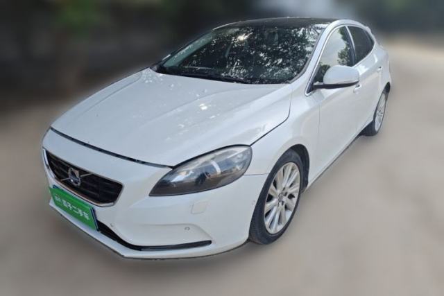 Used Volvo V40 2015 1.6T Zhiya Edition