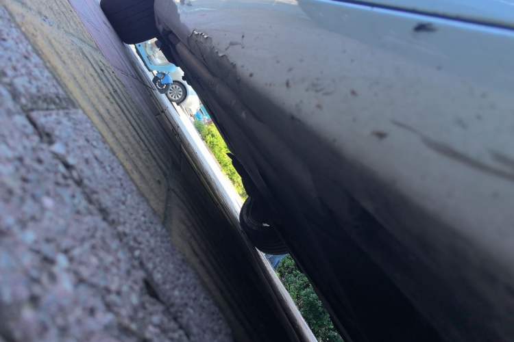 Used Volvo V40 2015 1.6T Zhiya Edition Chassis Front Right