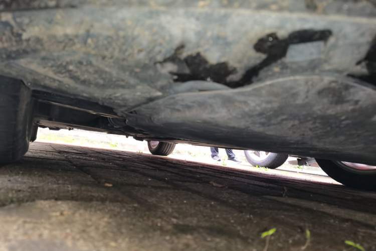 Used Volvo V40 2015 1.6T Zhiya Edition Chassis Front Right