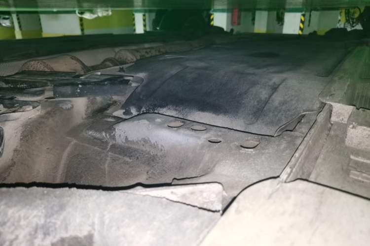 Used Volvo V40 2015 1.6T Zhiya Edition Chassis Front Right
